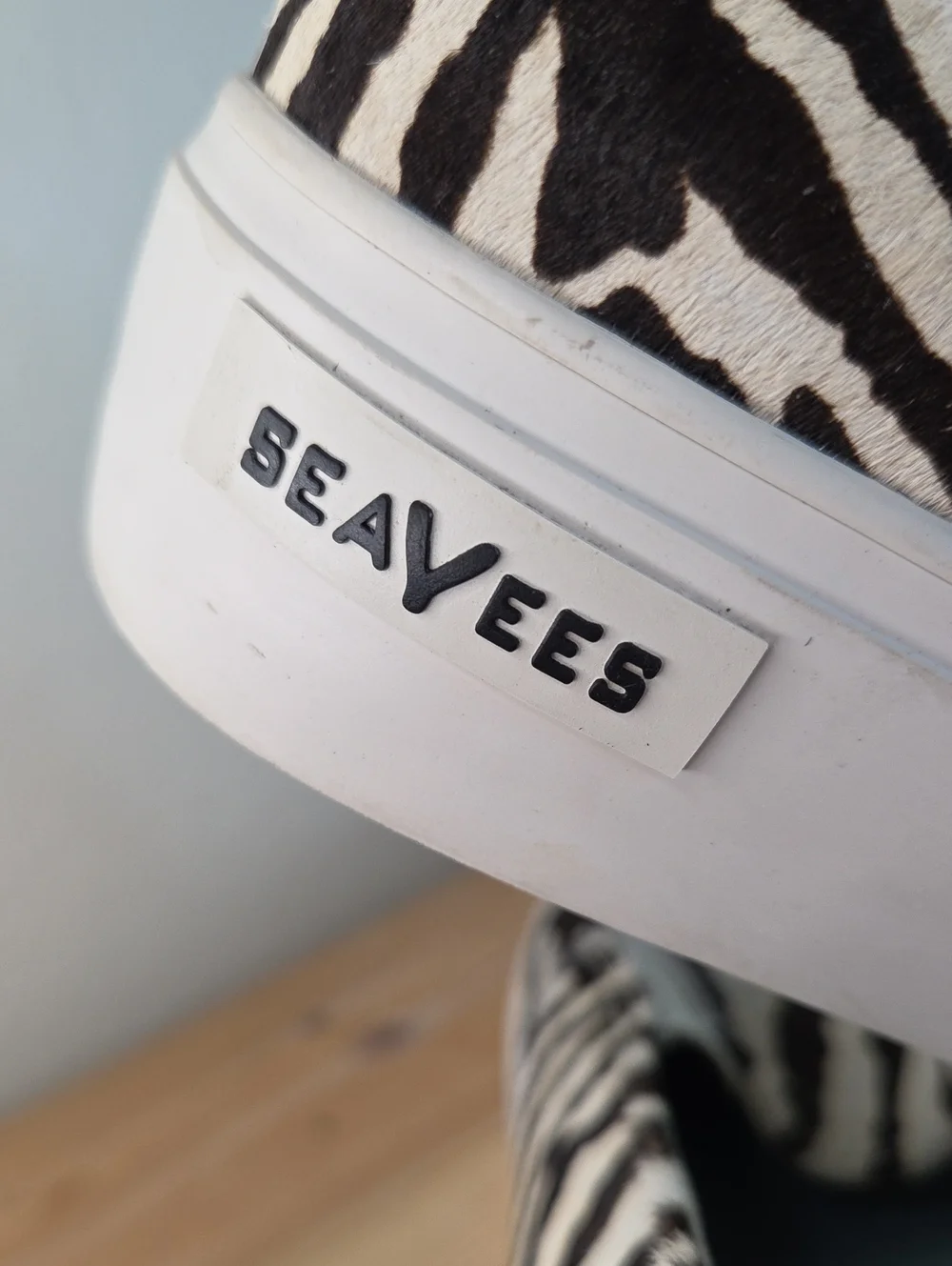 SeaVees Womans EUC Sz9.5 Zebra-Print Slip-On Sneakers in Black & White Platform